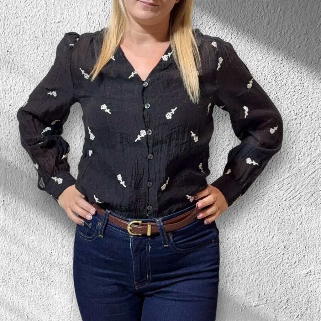 Blouse légère noire avec broderies fleuries