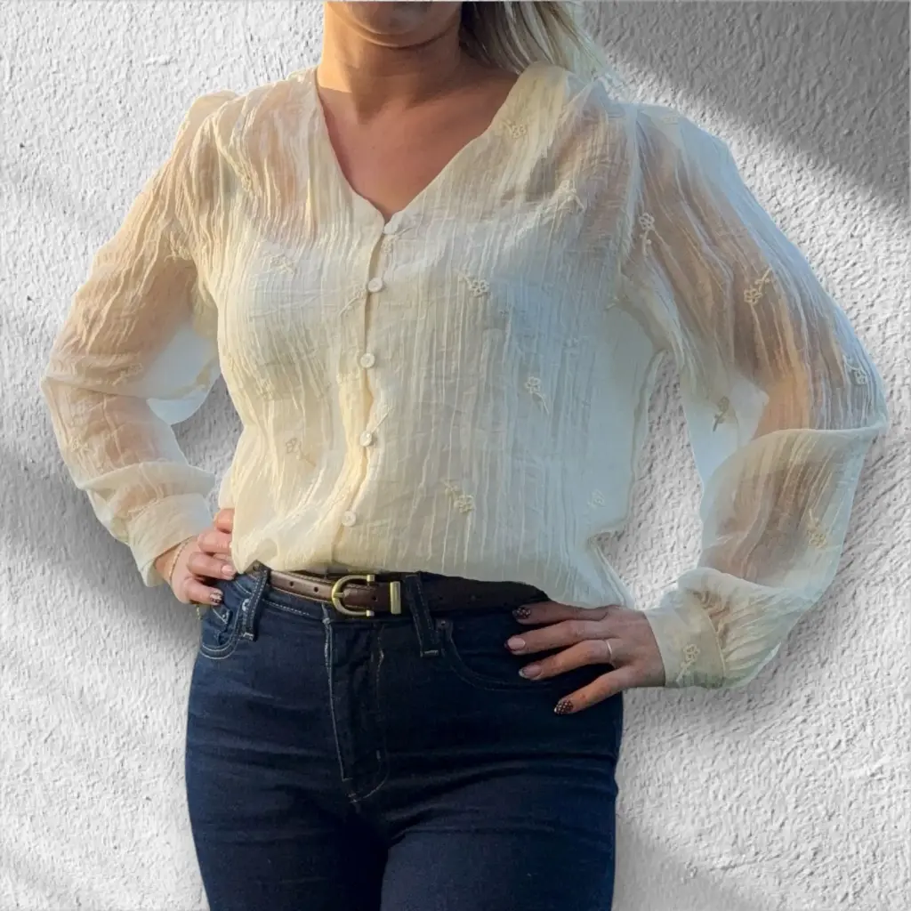 Blouse légère écrue avec broderies fleuries